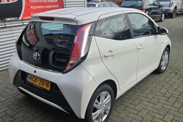 Toyota Aygo (2014) thumbnail 6