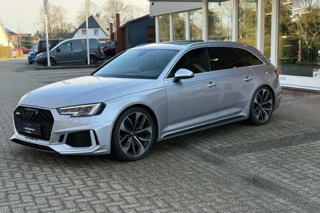 Audi RS 4 (2018) thumbnail 3