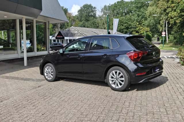 Volkswagen Polo (2023) thumbnail 3