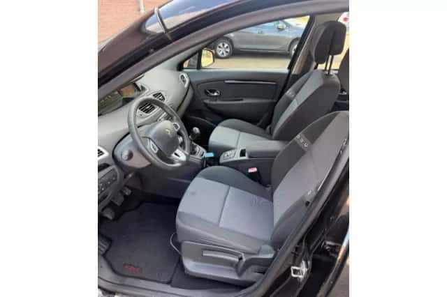 Renault Scénic (2012) thumbnail 5
