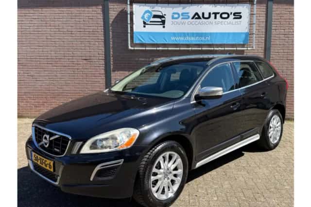 Volvo XC60 (2012) thumbnail 1
