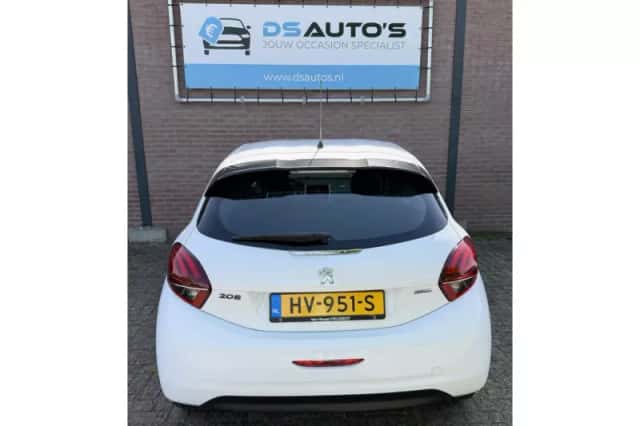 Peugeot 208 (2015) thumbnail 4