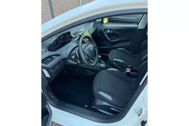 Peugeot 208 (2015) thumbnail 5