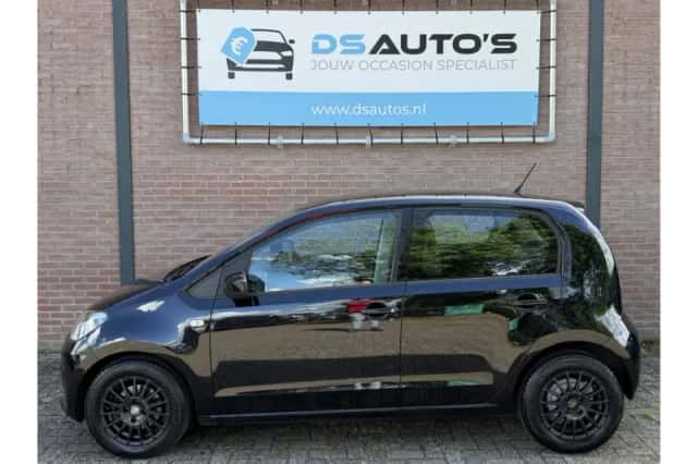Volkswagen Up! (2016) thumbnail 2