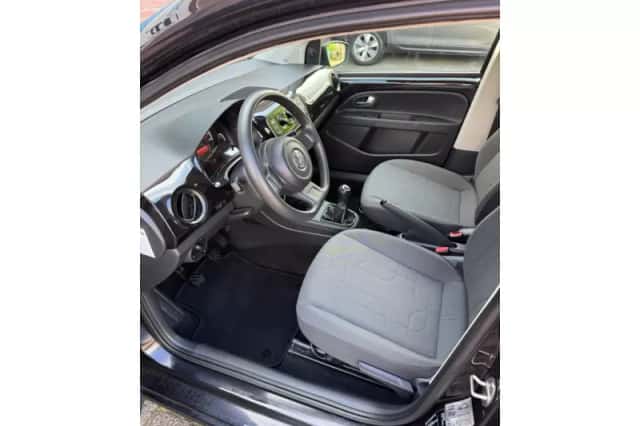 Volkswagen Up! (2016) thumbnail 5
