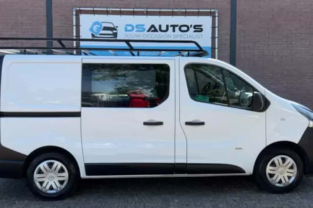 Opel Vivaro (2015) thumbnail 3
