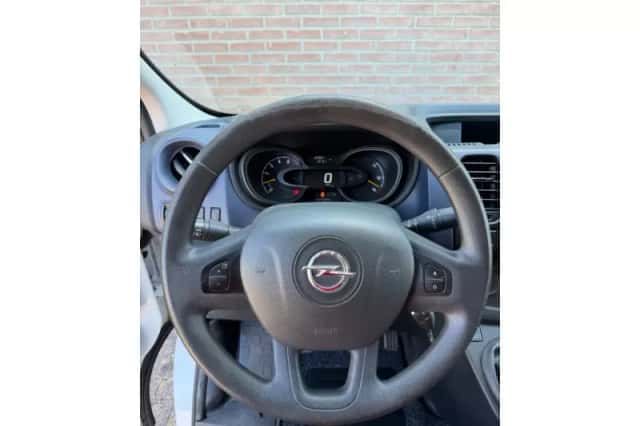 Opel Vivaro (2015) thumbnail 6