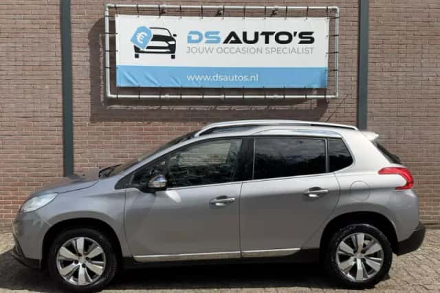 Peugeot 2008 (2015) thumbnail 2