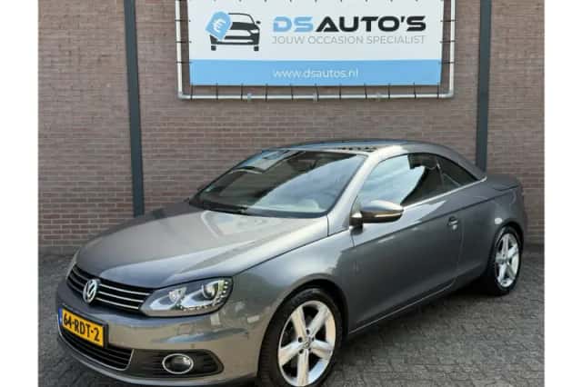 Volkswagen Eos (2011) thumbnail 2
