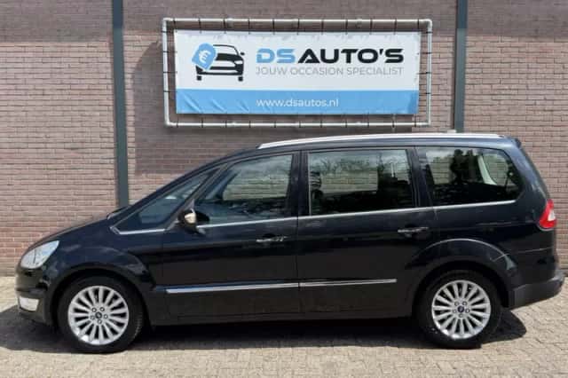 Ford Galaxy (2012) thumbnail 2
