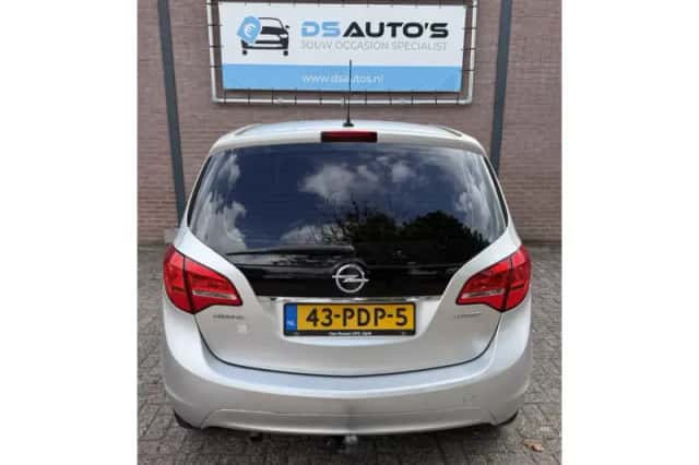 Opel Meriva (2011) thumbnail 4