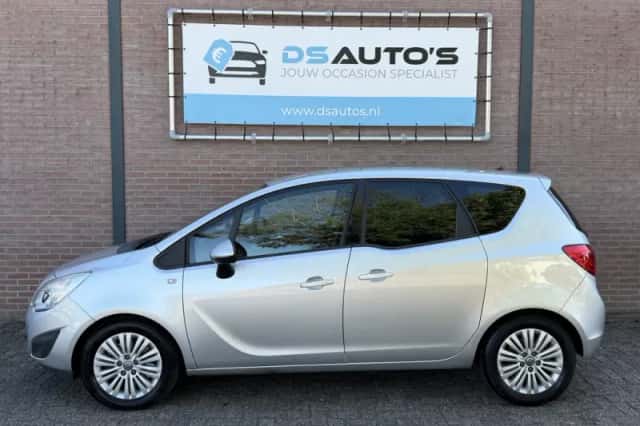 Opel Meriva (2013) thumbnail 2