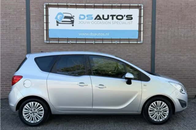 Opel Meriva (2013) thumbnail 3