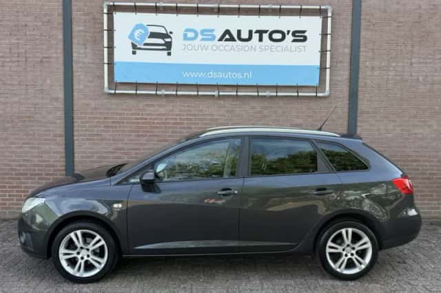 SEAT Ibiza (2011) thumbnail 2