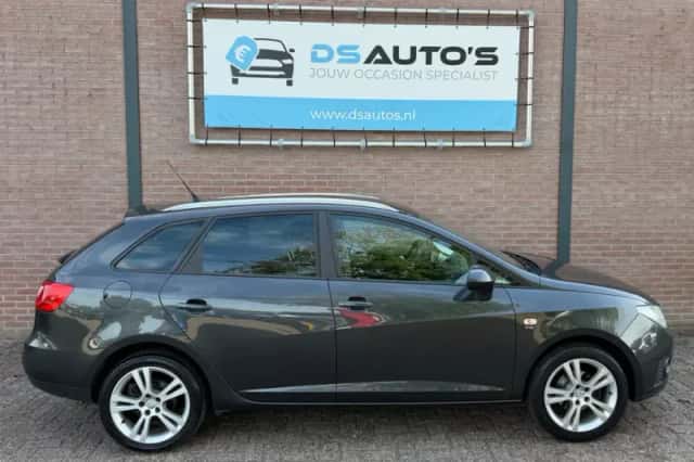 SEAT Ibiza (2011) thumbnail 3