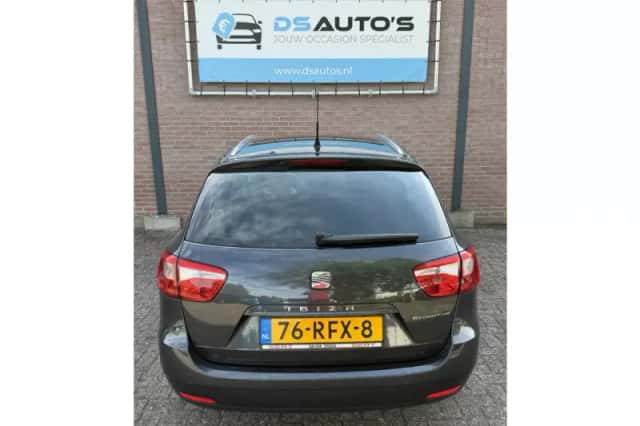 SEAT Ibiza (2011) thumbnail 4