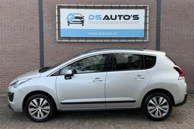 Peugeot 3008 (2014) thumbnail 2