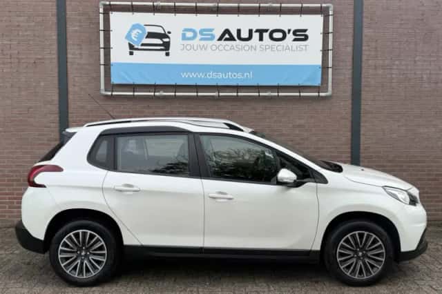 Peugeot 2008 (2018) thumbnail 3
