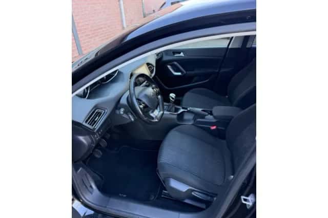 Peugeot 308 (2015) thumbnail 5
