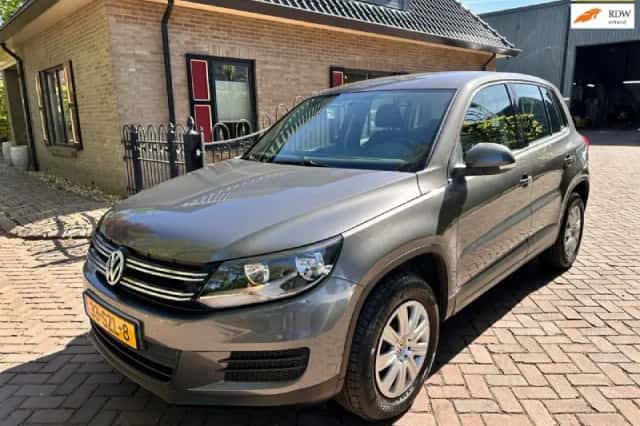 Volkswagen Tiguan (2012) thumbnail 1