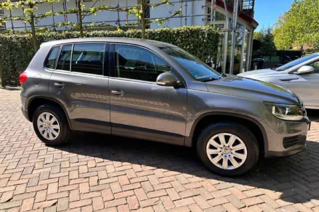 Volkswagen Tiguan (2012) thumbnail 4