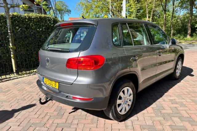 Volkswagen Tiguan (2012) thumbnail 5