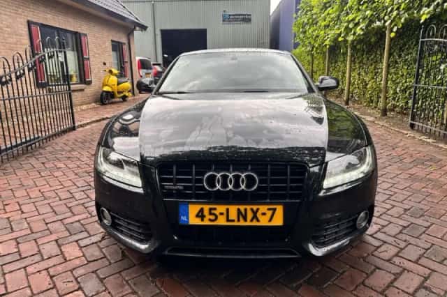 Audi A5 (2010) thumbnail 2