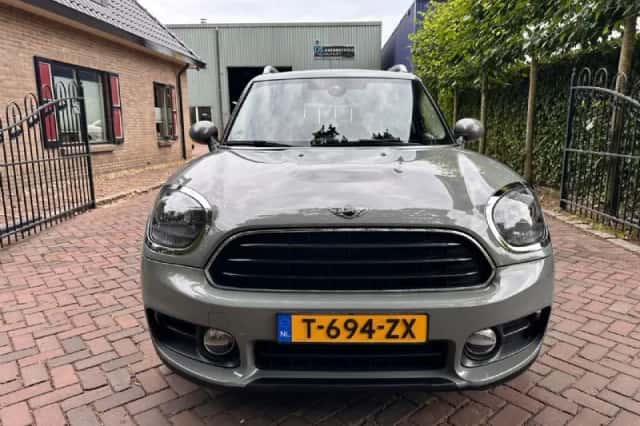 MINI Countryman (2017) thumbnail 2