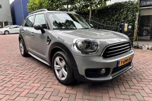 MINI Countryman (2017) thumbnail 3