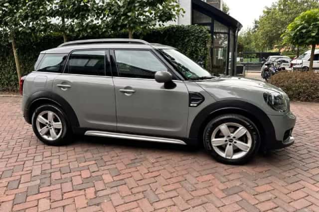MINI Countryman (2017) thumbnail 4