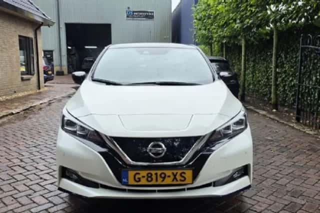 Nissan Leaf (2019) thumbnail 2
