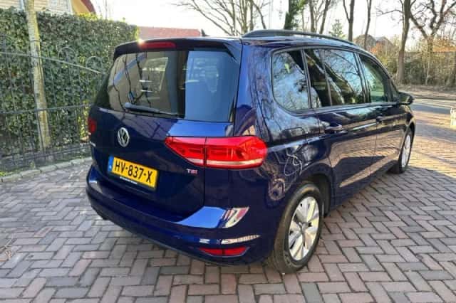 Volkswagen Touran (2016) thumbnail 5