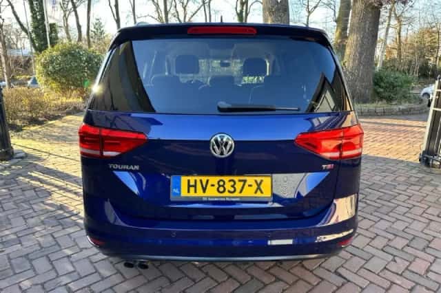 Volkswagen Touran (2016) thumbnail 6