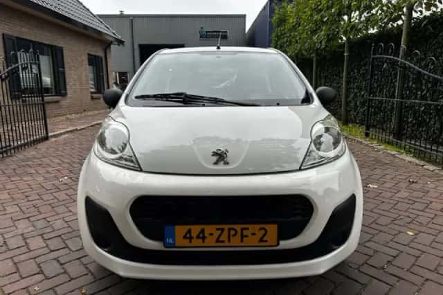 Peugeot 107 (2013) thumbnail 2