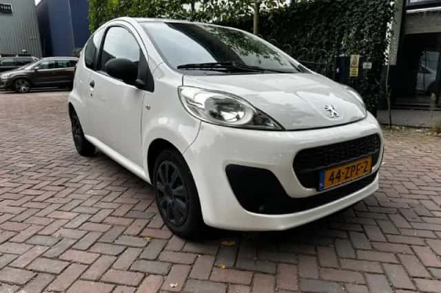 Peugeot 107 (2013) thumbnail 3
