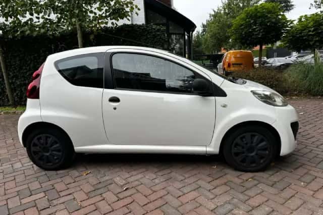 Peugeot 107 (2013) thumbnail 4
