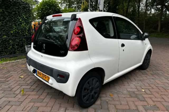 Peugeot 107 (2013) thumbnail 5