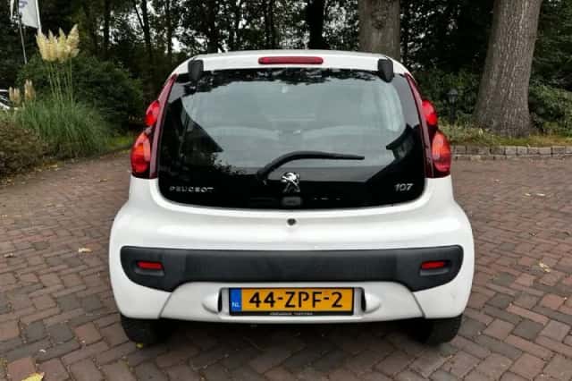 Peugeot 107 (2013) thumbnail 6