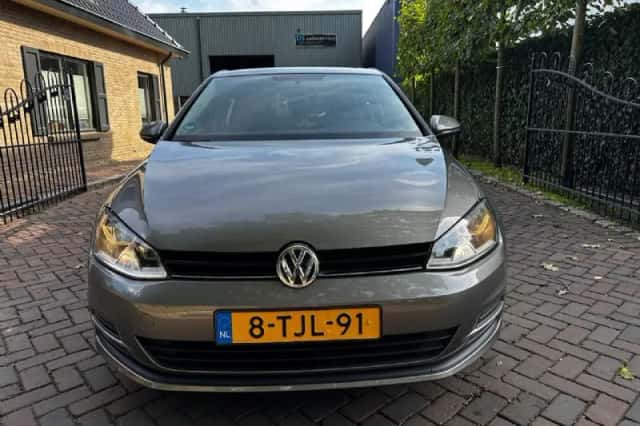 Volkswagen Golf (2014) thumbnail 2