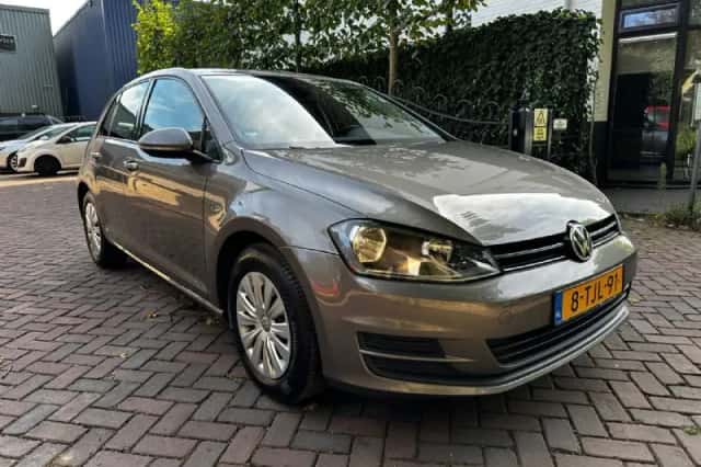 Volkswagen Golf (2014) thumbnail 3