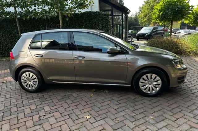 Volkswagen Golf (2014) thumbnail 4