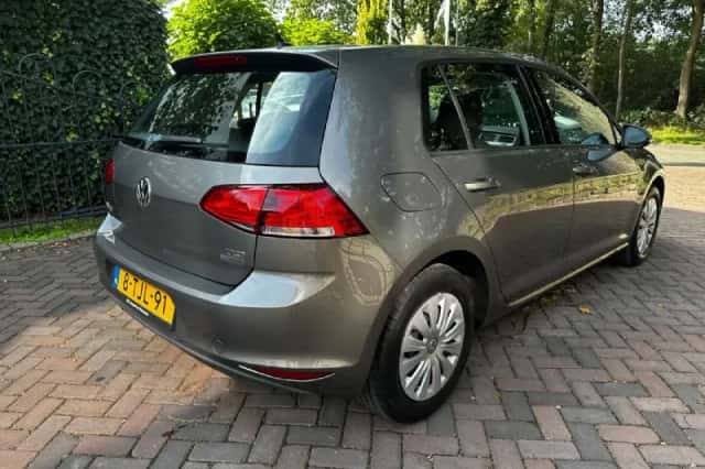Volkswagen Golf (2014) thumbnail 5