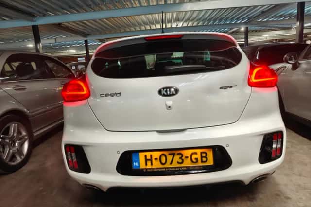 Kia Pro Cee'd (2013) thumbnail 5