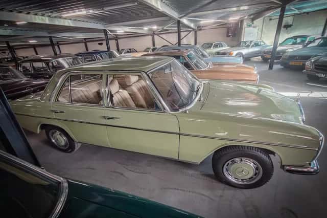Mercedes-Benz 230-6 (1975) thumbnail 4
