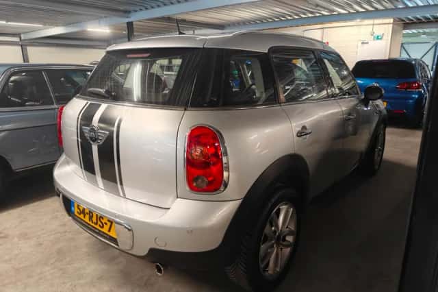 MINI Countryman (2011) thumbnail 4