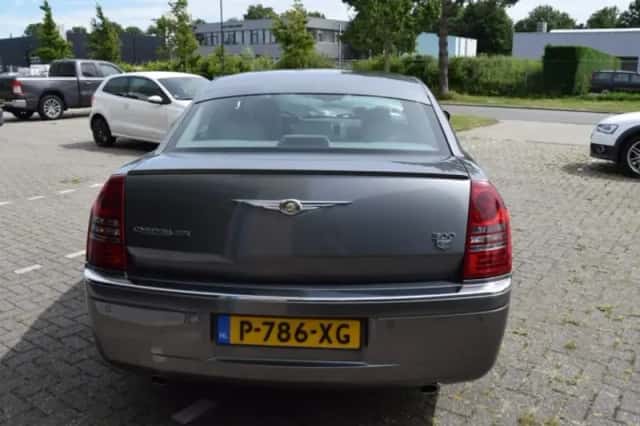 Chrysler 300C (2007) thumbnail 6