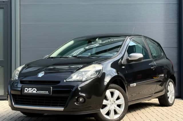 Renault Clio (2011) thumbnail 1