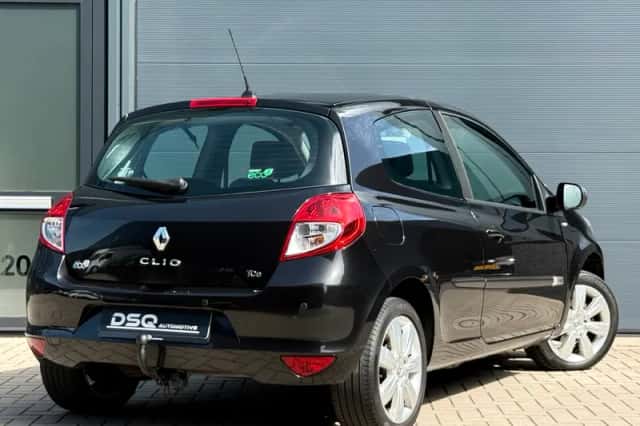 Renault Clio (2011) thumbnail 2