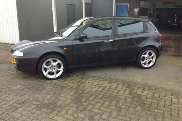 Alfa Romeo 147 (2005) thumbnail 1
