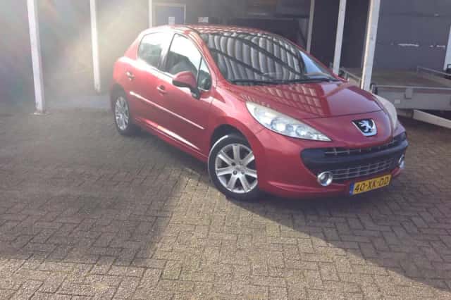 Peugeot 207 (2007) thumbnail 3